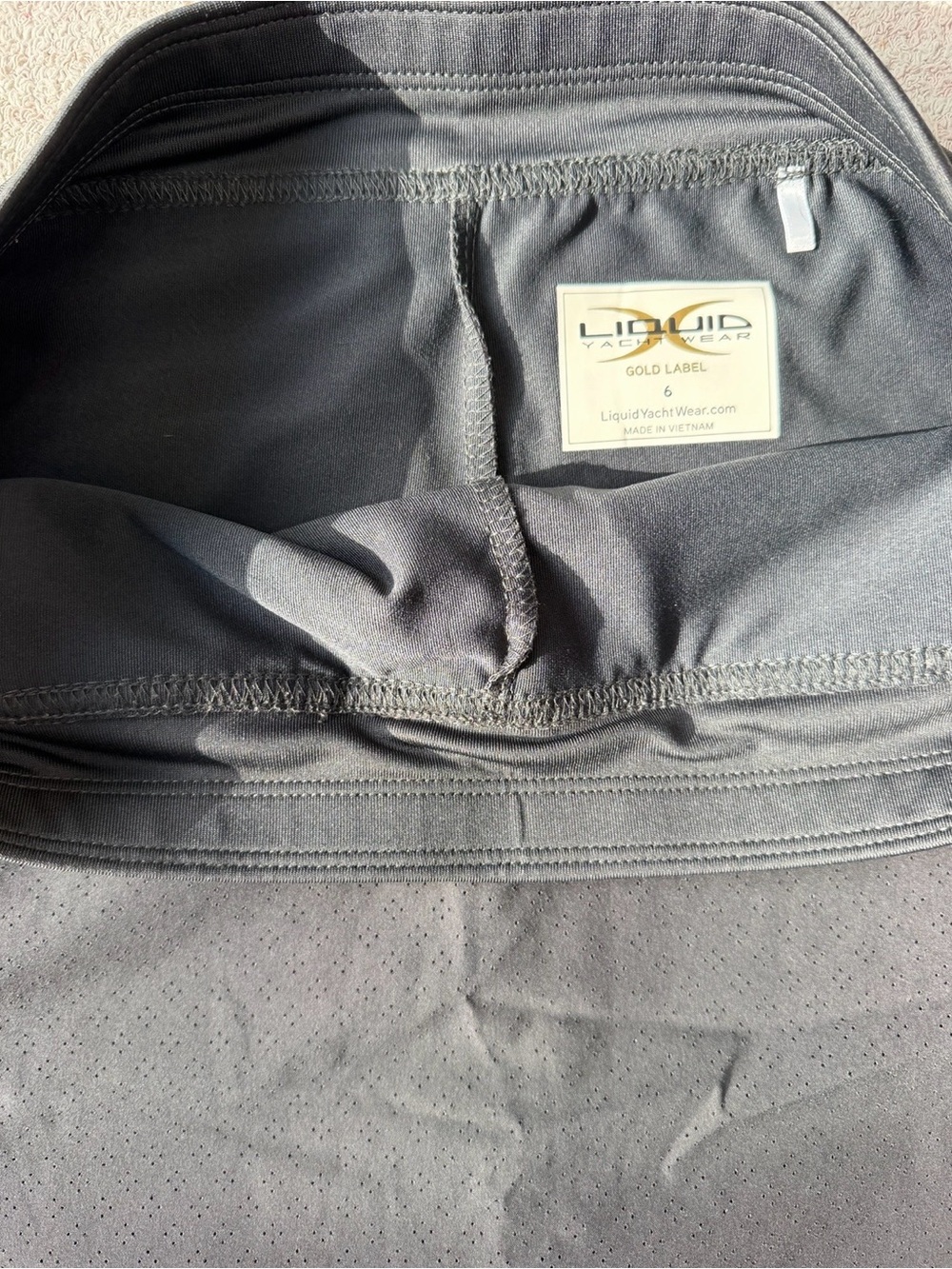 NWOT LIQUID YACHT WEAR GOLF SKORT SIZE 6 CHARCOAL - Picture 4 of 6